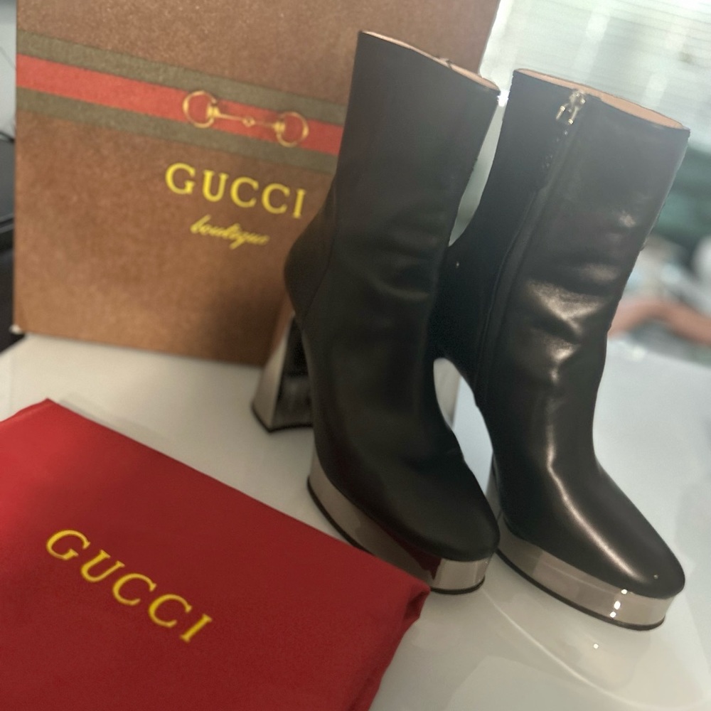 Gucci boots black
